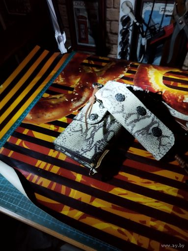 Женский комплект.кожа.