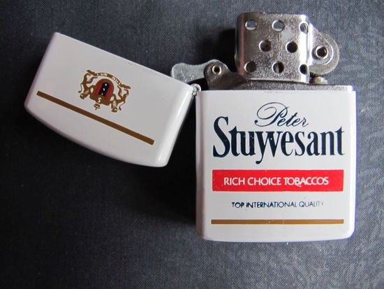 Бензиновая зажигалка 'Peter Stuyvesant' фирмы Сhamp - аналог Зиппо