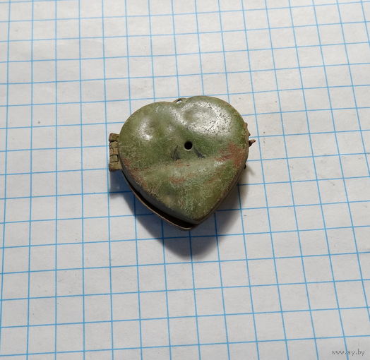 Старинный кулон для фото.