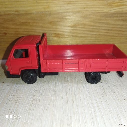 Винтаж.Mercedes-Benz .МВ 700. NZG.Германия.1:43.