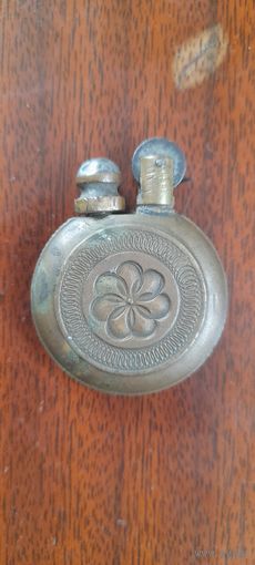 ЗАЖИГАЛКА СТАРАЯ С ВОЙНЫ.
