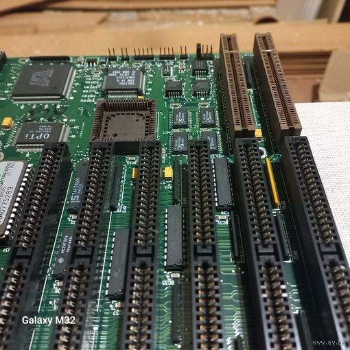 Ретро материнская плата с ОЗУ