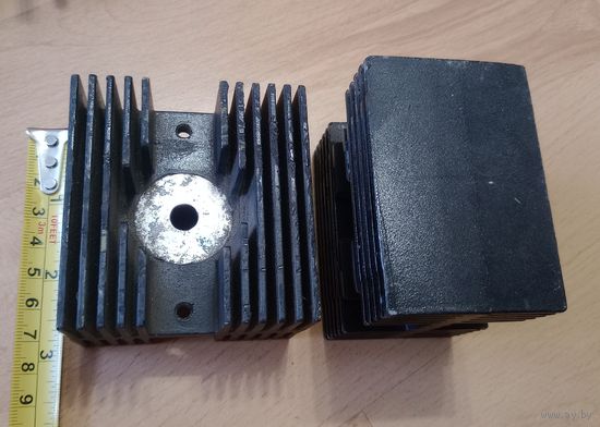 Радиаторы 2 шт. Цена за все.