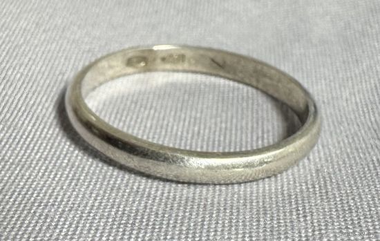 Кольцо серебряное 925 пробы. 38