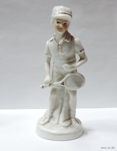 Статуэтка фарфоровая "Теннисист" 80-е годы Европа. Высота 18 см.