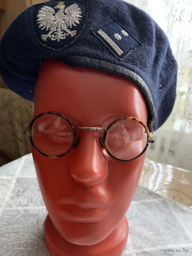 Оригинальный -на штампах внутри, из толстой байки берет "внутренних войск" или спецназа Польской Народной Республики! Полнейший оригинал!