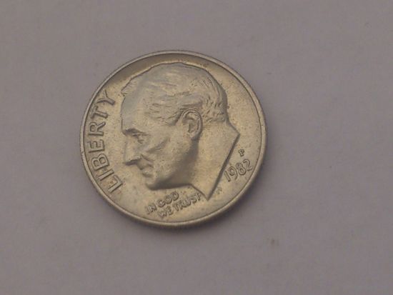 С 1 руб. 10 центов  ДАЙМ США 1982 года P ...31