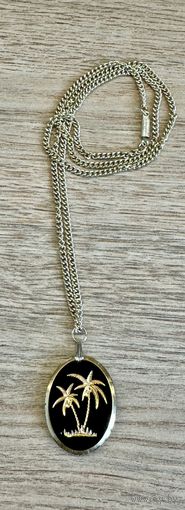 Кулон. Кулон на цепочке