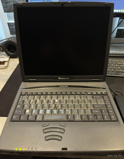 Ретро-ноутбук Toshiba Tecra 8200