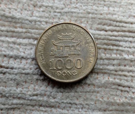 Werty71 Вьетнам 1000 Донг 2003 Храм Воды