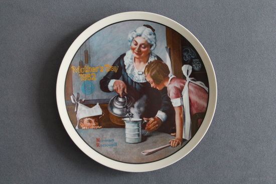 Тарелка коллекционная [США, Knowles, Кулинарный урок (Норман Роквелл), Bradex #84-R70-2.7] D=21,5см.