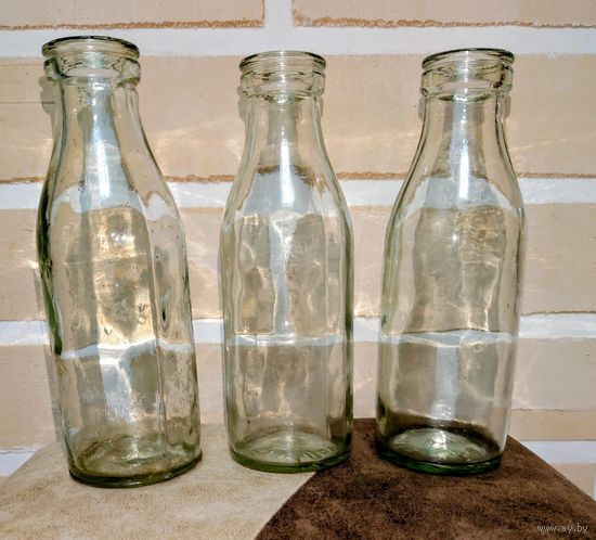 Три бутылки молочных как у Коли Герасимова)))
