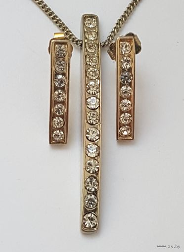 Серьги, кулон, цепочка. Набор бижутерии. Длина кулона 4,8 см, цепочки 50 см, серьги 2,1 см