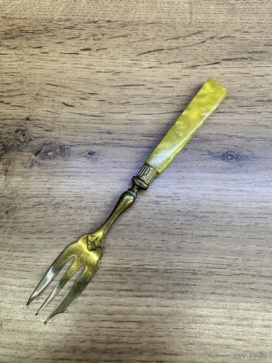 Очень красивая старинная вилка, Европа, много лотов с рубля