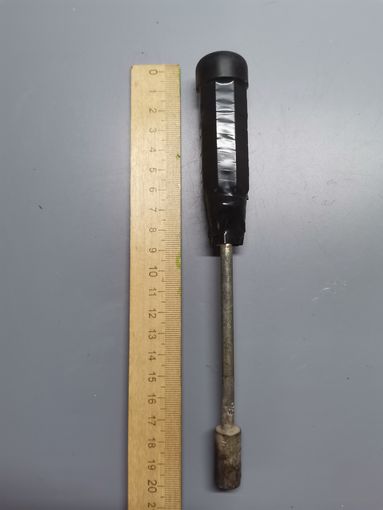 Ключ гаечный 8 мм.