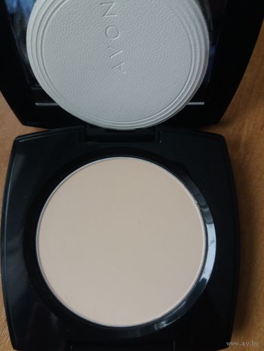 Компактная матирующая пудра Avon True colour flawless mattifying pressed powder оттенок светлый(neutral fair)