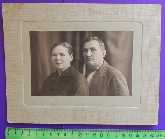 Фото большое "Семья", 9*14 см без паспарту, 1931 г. (муж в вышиванке)