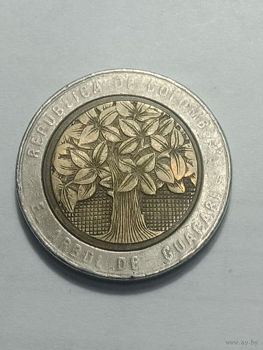 Колумбия 500 песо 2005 года .