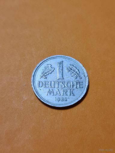 Монета 1 марка ФРГ 1982 (F).