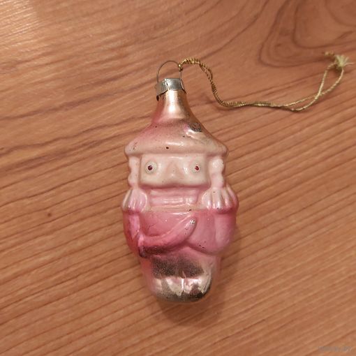 Ёлочная игрушка не частая