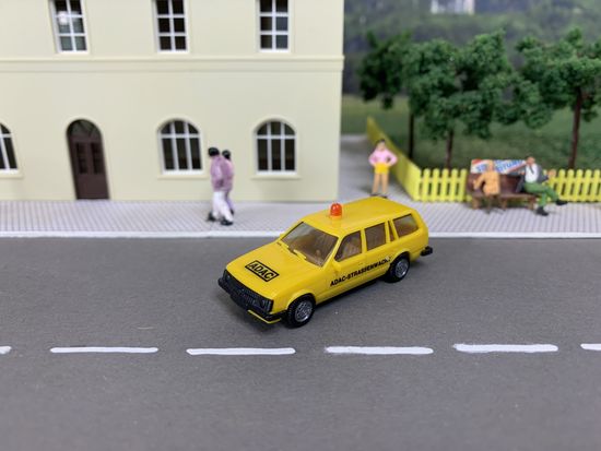 Opel Kadett Caravan ADAC. Масштаб НО 1:87.