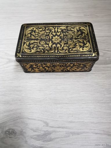 Металлическая коробочка