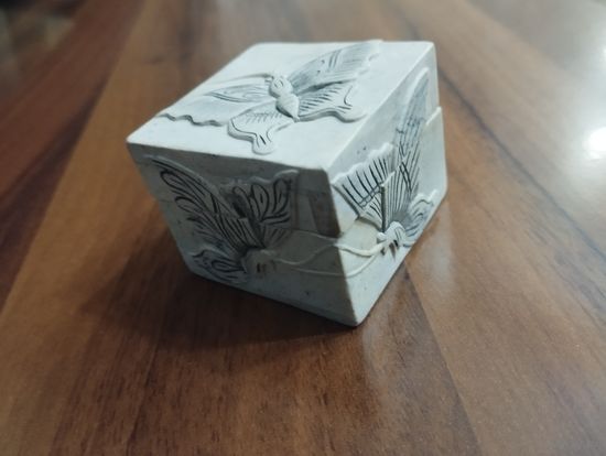 Шкатулка  миниатюрная. Камень.