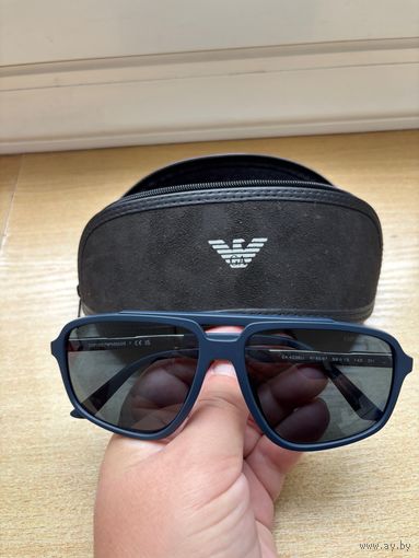 Солнцезащитные очки Emporio Armani EA 4236U