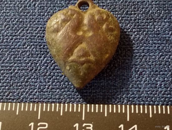 Старинный пустотелый медальон -"Сердце"