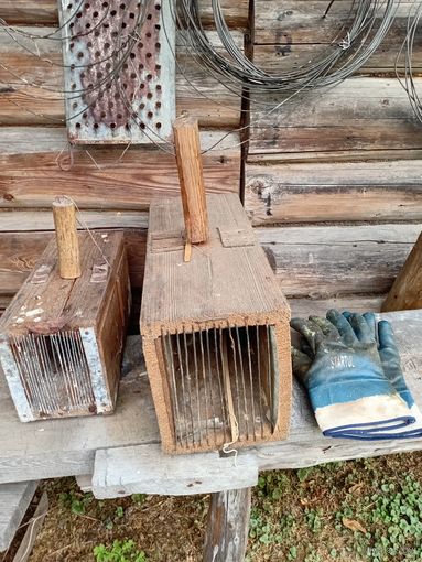 Мышеловки две штуки