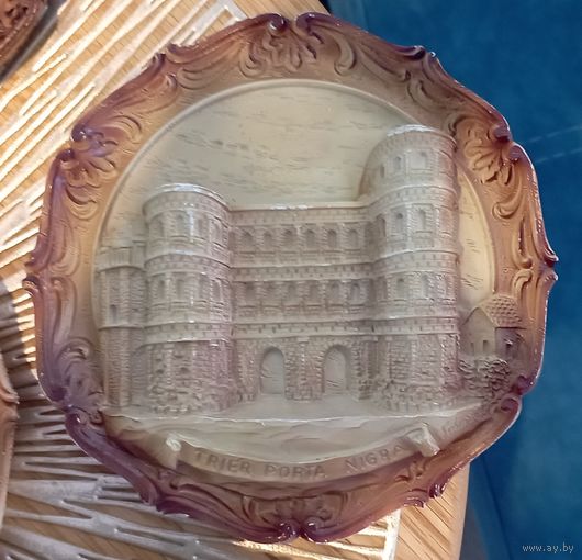 Сувенирная тарелочка ''Trier Porta Nigra'' из Германии
