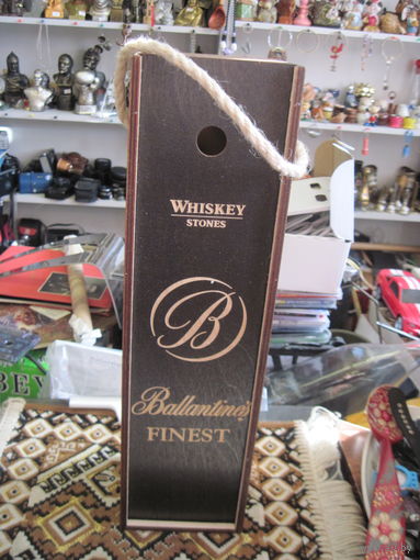 Футляр от виски Ballantines.