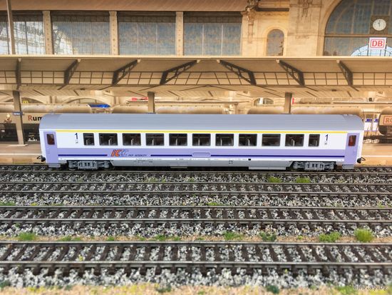 Пассажирский вагон PKP INTERCITY (1-го класса) PIKO. Масштаб НО 1:87.
