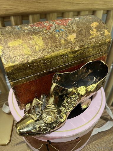 Фарфоровый башмачок