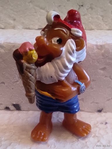Фигурка "Киндер".