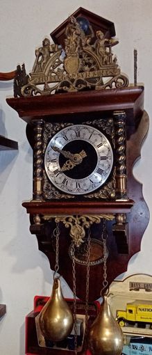 Часы настенные Голландия, винтаж Европа. высота 65см, ш25, 15см глубина