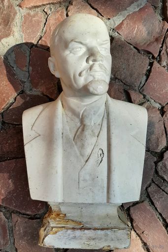 Бюст Ленина,  большой,  подписной 1958 год , в ремонт.