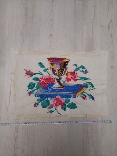 Картина вышитая старинная