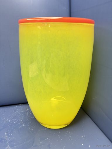 Советская ваза жёлтое стекло