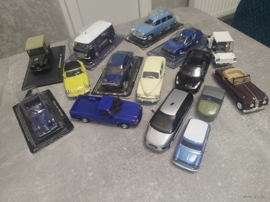 Лот из 15 моделей