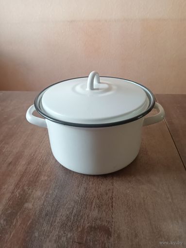 Кастрюля эмалированная