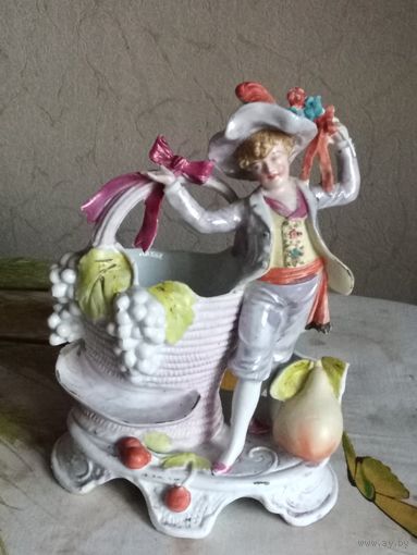 Сборщик урожая, с корзиной.Большая 20 см высота