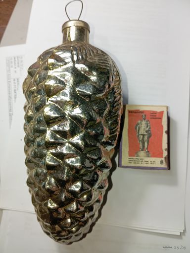 Игрушка на ёлку , Большая Шишка , толстое стекло , винтаж , СССР .