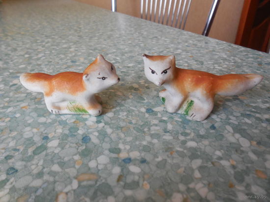 Статуэтки миниатюрные "Лисята". Фарфор. Бисквит. Турыгино. Гжель. СССР.