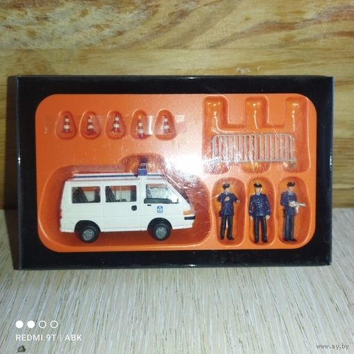 Полицейский автомобиль.Италия.НО-1:87.