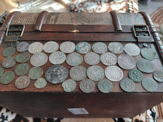Монеты.