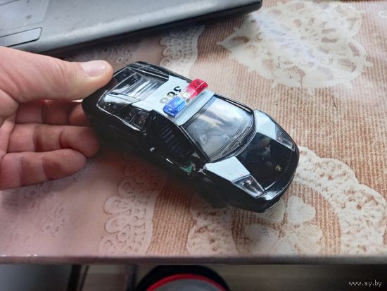 Модель автомобиля Lamborgini Police