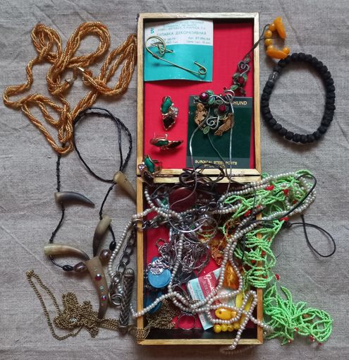 Шкатулка бижутерия