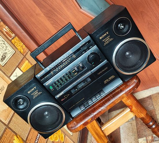 Sony CFS-1200L. Made in Korea. Магнитофон. Магнитола с радио. Бумбокс геттобластер