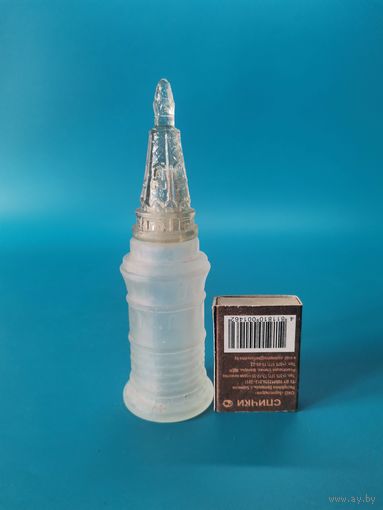 Флакончик от парфюм СССР кремль.